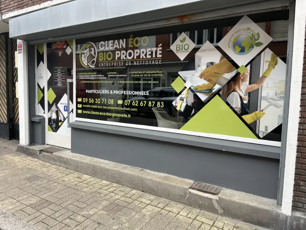 Vitrophanie pleine couleur sur la vitrine d'une entreprise de nettoyage à Lens